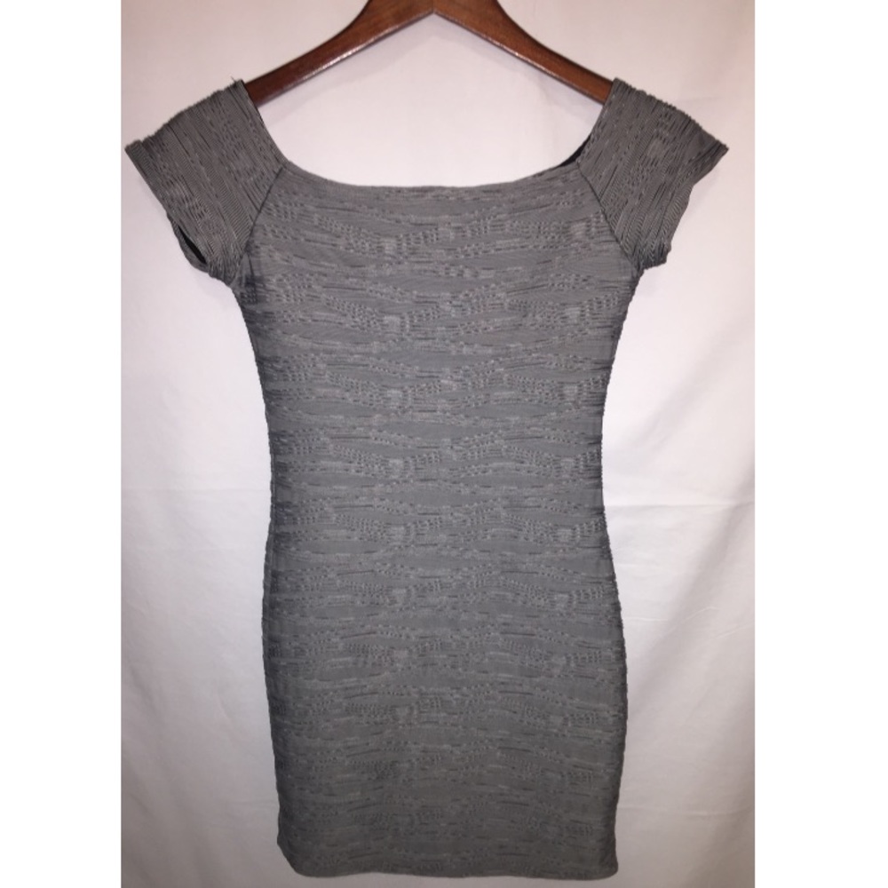 Mini off the shoulder dress that’s shapes the body